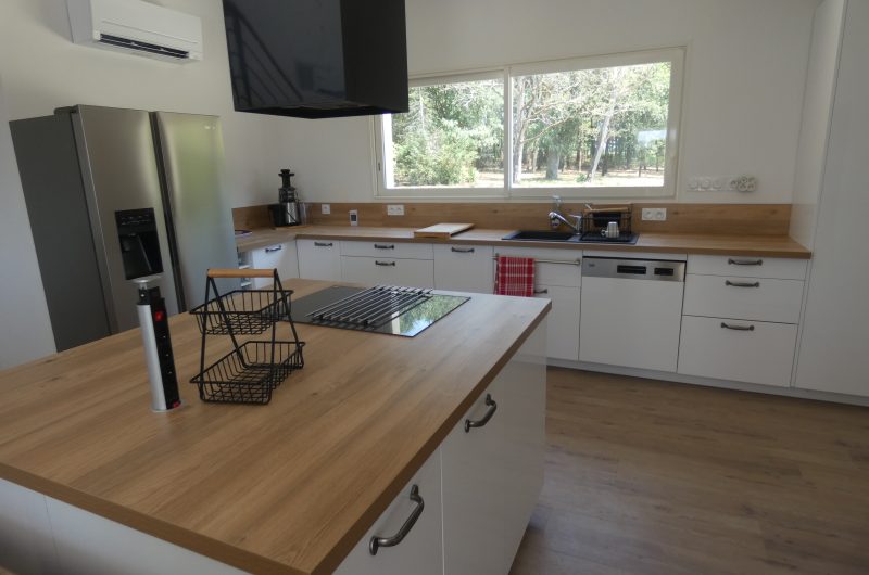 cuisine-vue-parc-gite-maison-segues-campagne