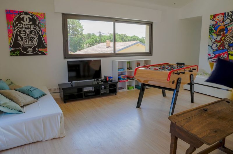 dcfb521d-e1f1-4d55-8f25-5f3d3d8298fe.f10