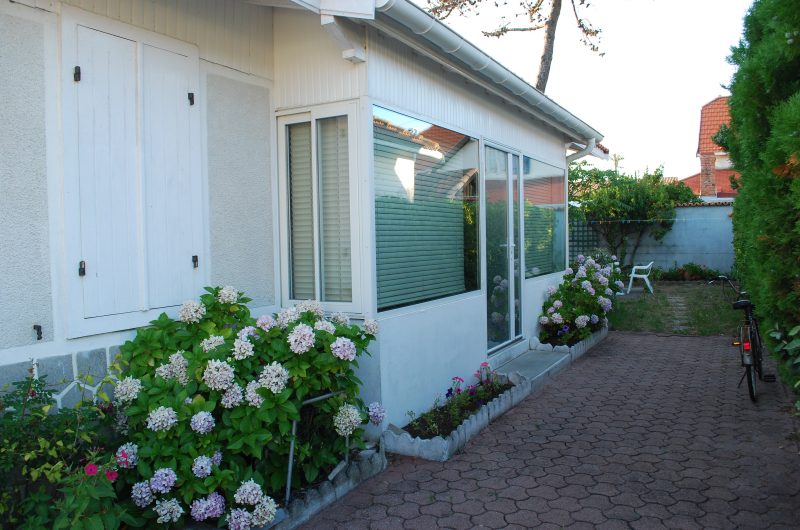 extérieur entrée côté est