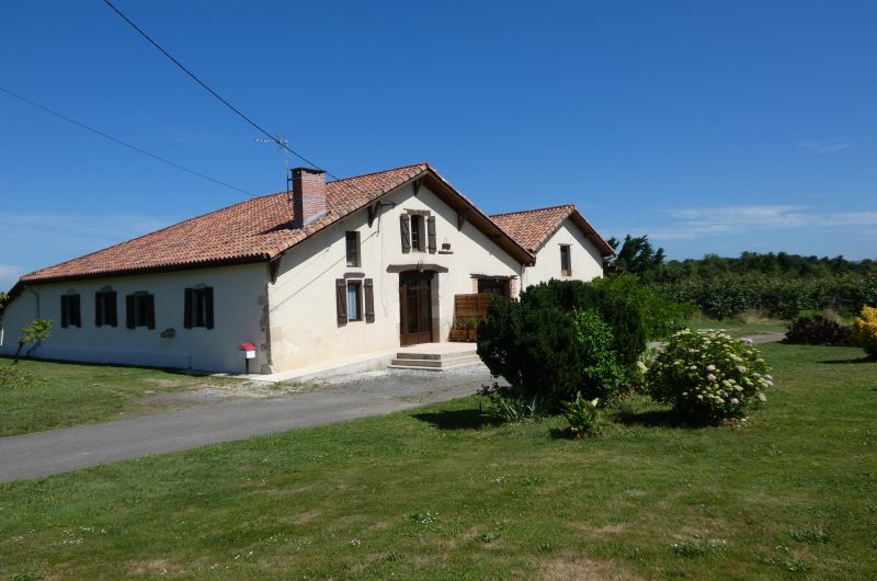 façade-gite-la-maison-du-becq-saint-lon-les-mines2