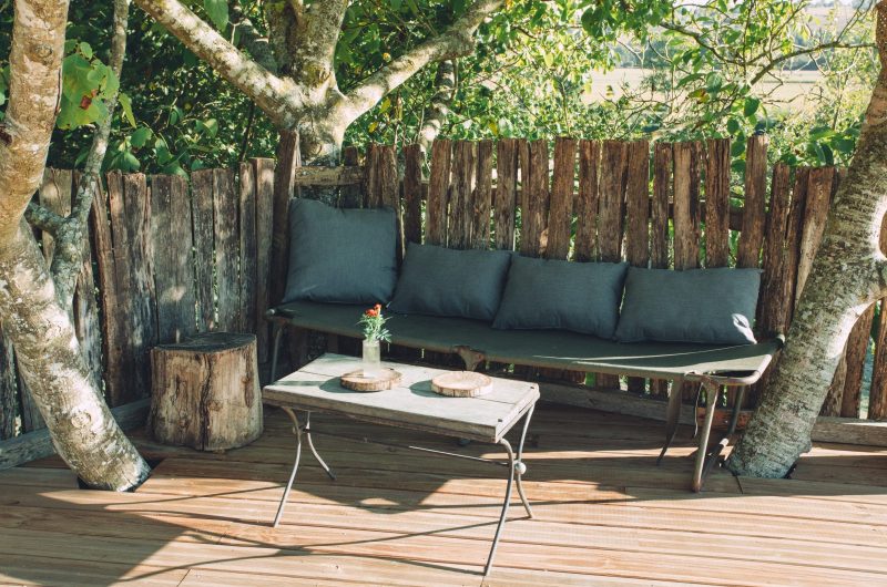 landes-pays-basque-hastingues-sudouest-location-maison-de-vacances-gite-terrasse-exterieur-canapé