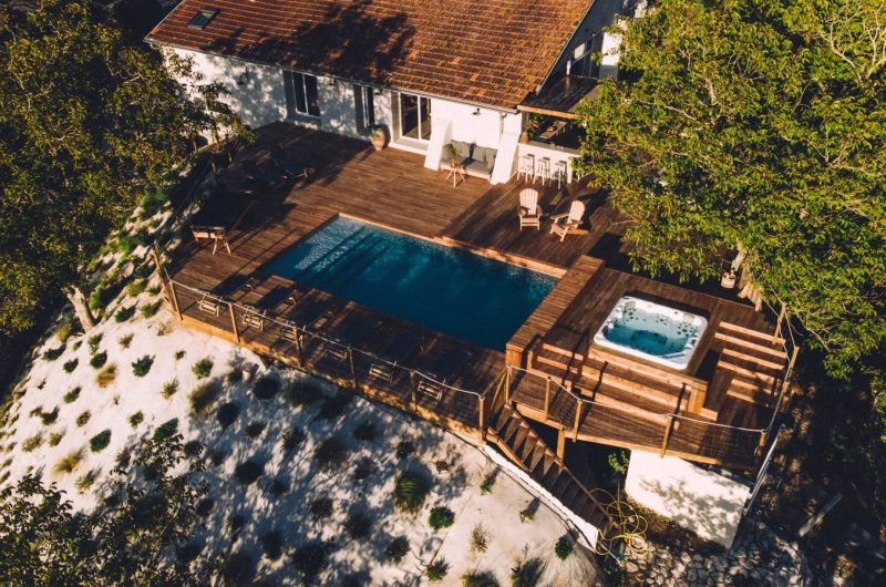 landes-pays-basque-hastingues-sudouest-location-maison-de-vacances-gite-terrasse-exterieur-vue-drone
