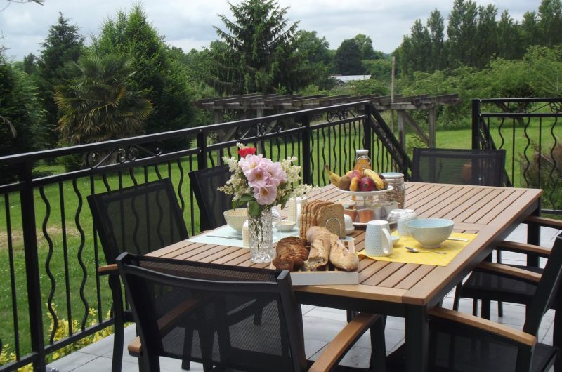 petit-dejeuner-sur-terrasse