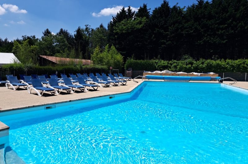 piscine camping pins soleil 2024