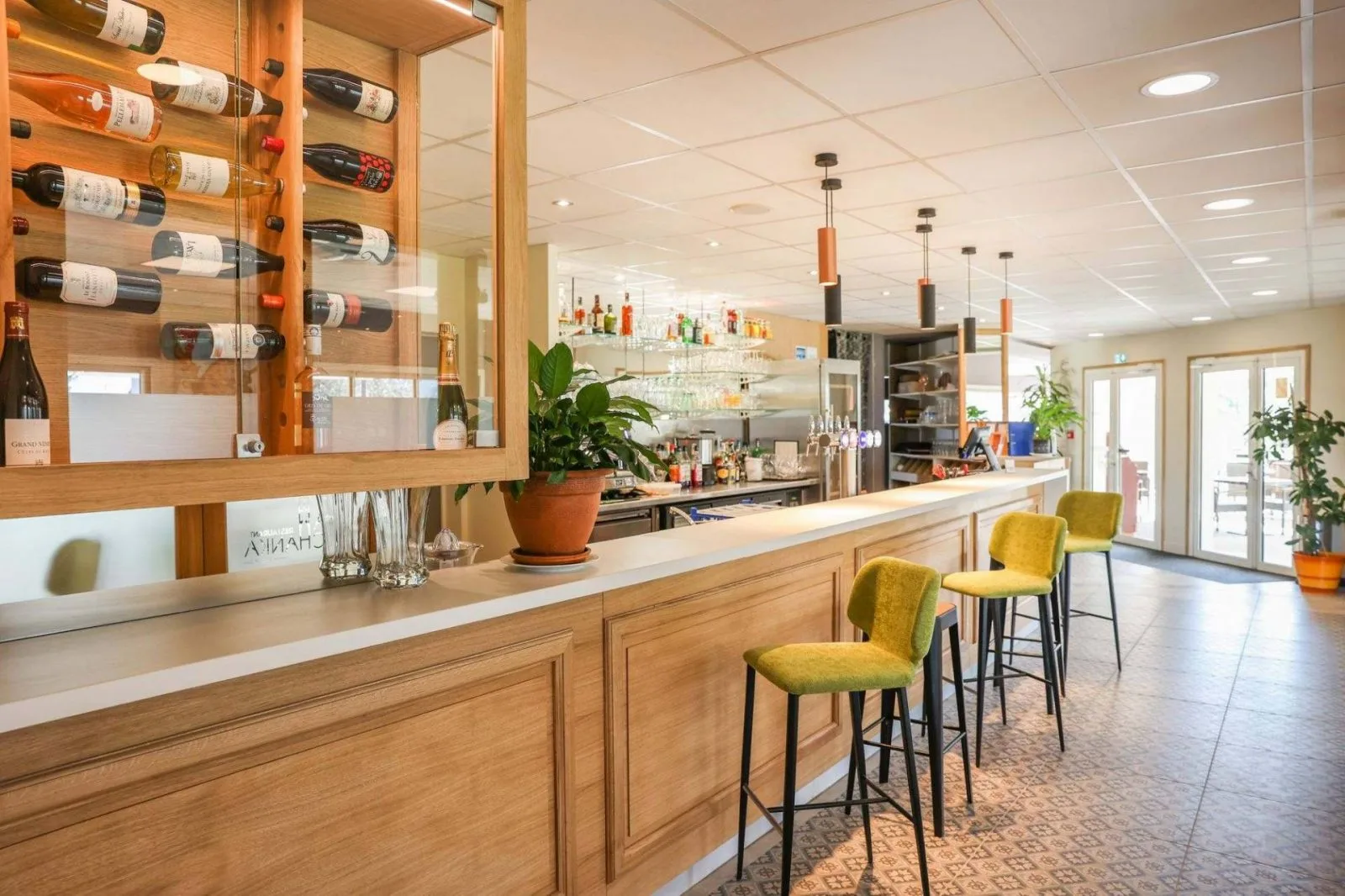 salle_de_restaurant_bar_et_grill_tapas_la_tchanka_castets_landes4