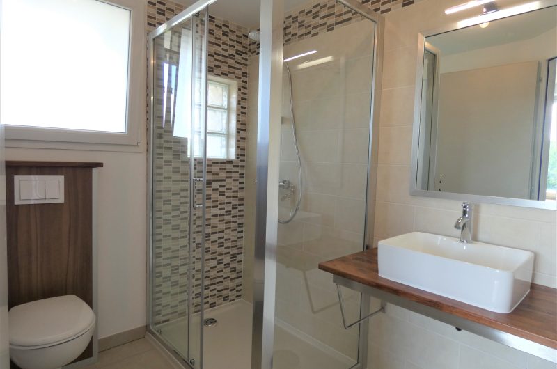 salle-eau-gite-regardée-sud-saint-geours-de-maremne4